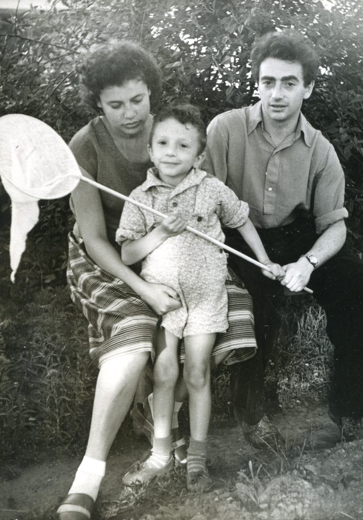 С женой и сыном, 1959 год